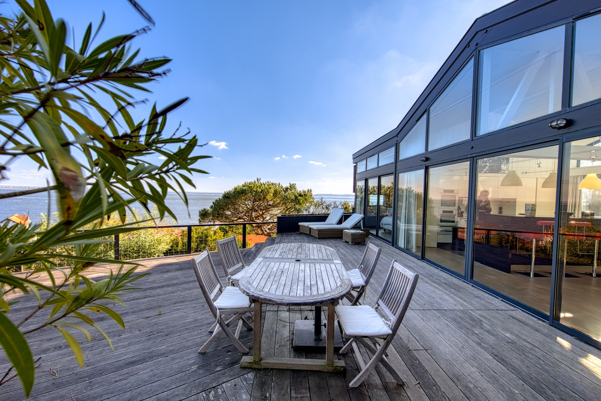 Photo immobilière Villa de luxe sur bassin d'Arcachon par Gilles Fouquet photographe à Bordeaux Photo immobilière Villa de luxe sur bassin d'Arcachon par Gilles Fouquet photographe à Bordeaux